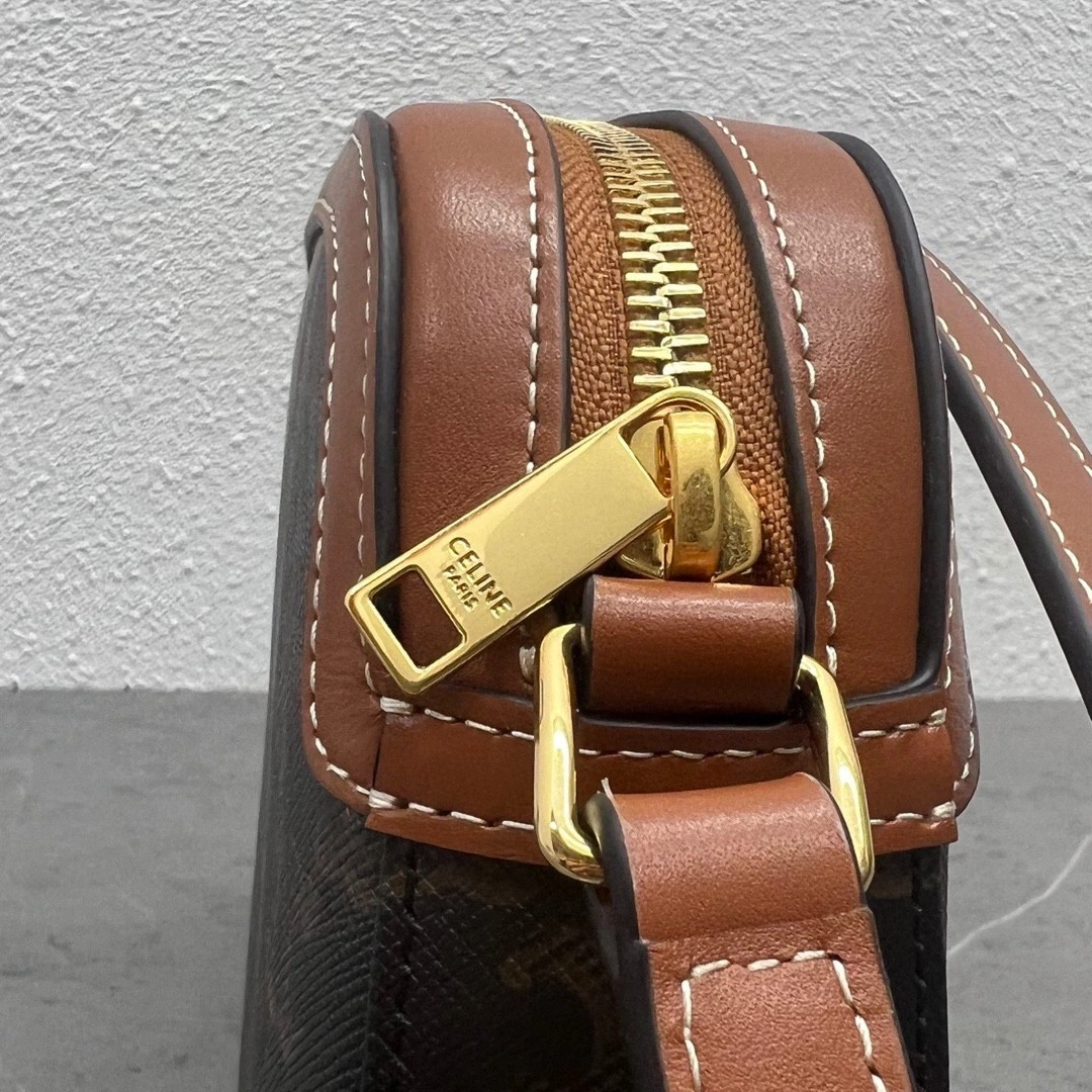 AIR- 191522BZJ.04LU Calfskin TRIOMPHE item : BT-B225E0631W